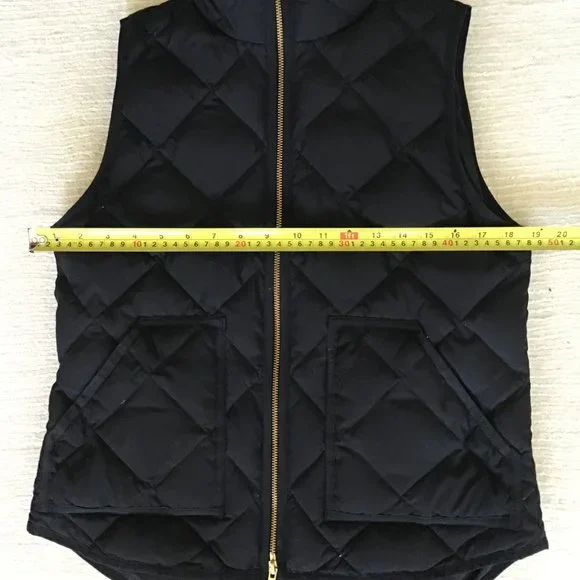 Elegant Black Puffer Sleeveless Jacket Large